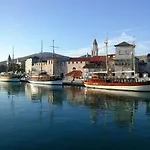 Charles Trogir